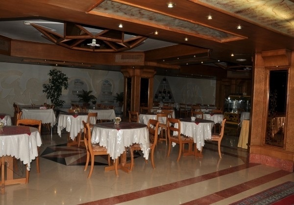 رستوران هتل آپارتمان میلاد نور مشهد